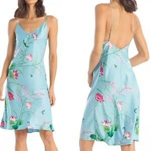 Natori Bloomingdale’s Floral Print Satin Slip polyester v neck Nightgown large